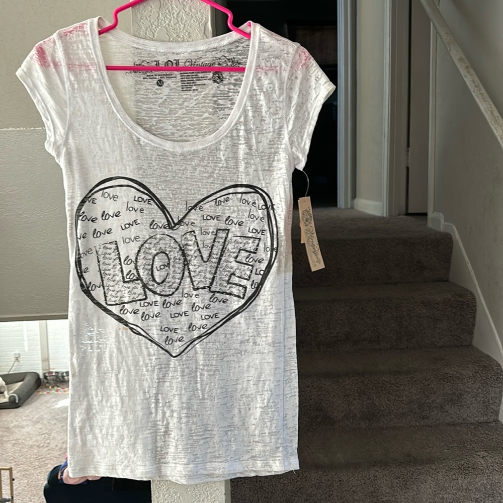 NWT Medium Love t shirt